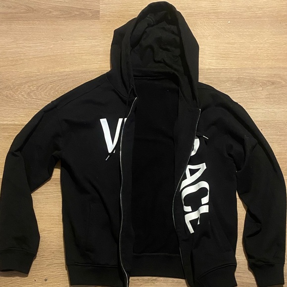 VERSACE Zip Up Hoodie Black (Medium), worn twice, in perfect condition. - Picture 2 of 4